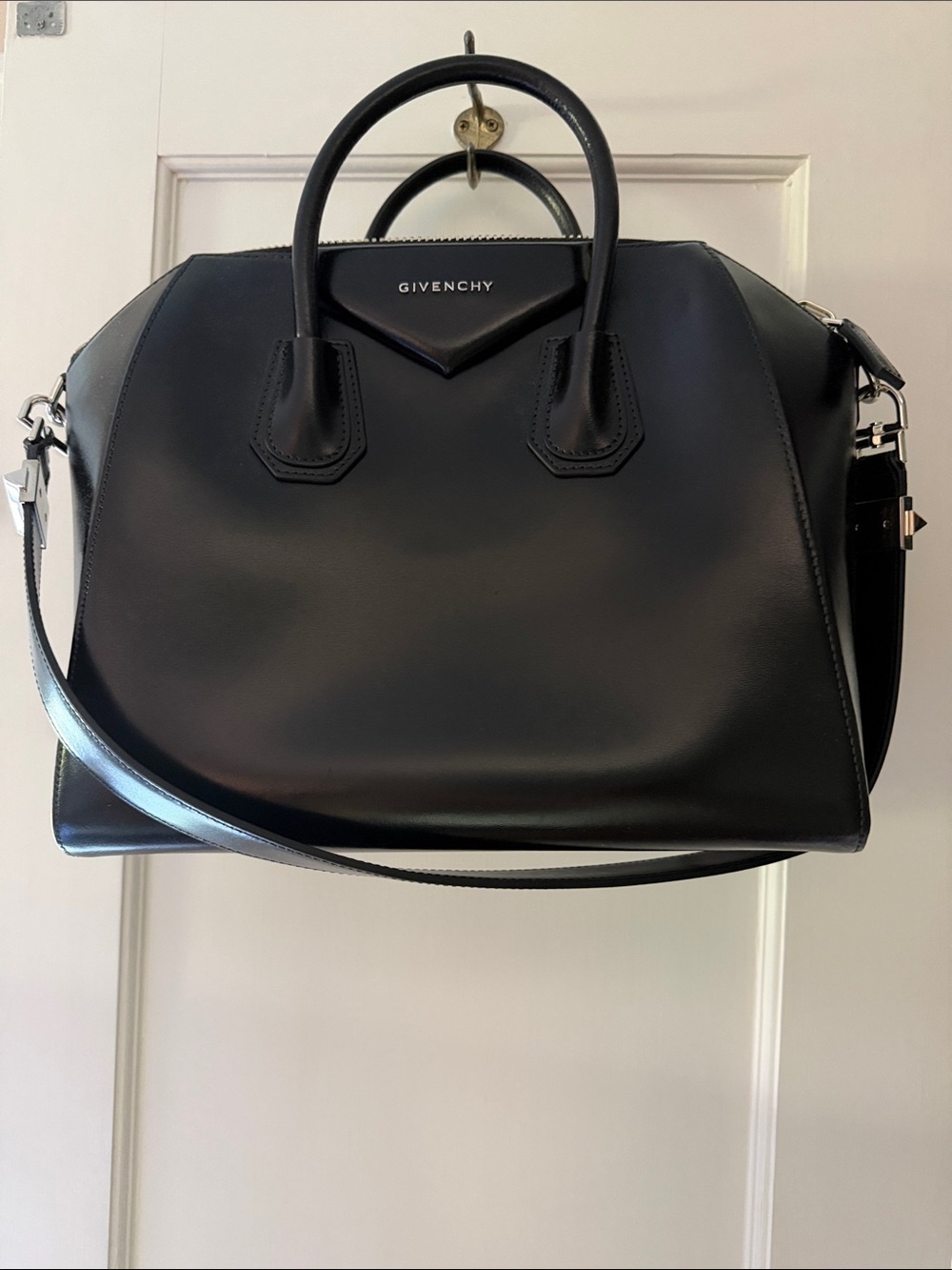 Givenchy Black Smooth Calfskin Leather Antigona-Style Satchel- Size Medium